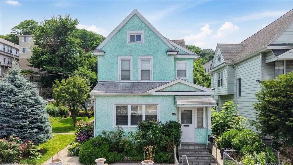 102 Burhans Avenue Yonkers NY 10701