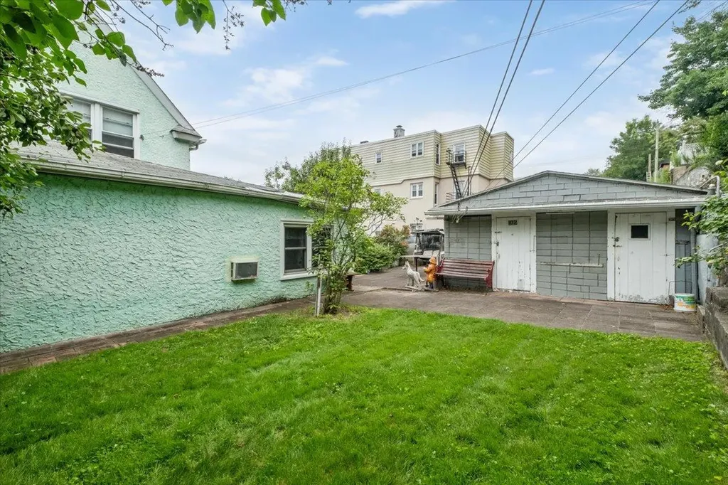 102 Burhans Avenue Yonkers NY 10701