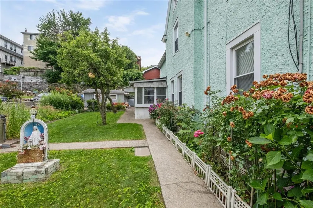 102 Burhans Avenue Yonkers NY 10701