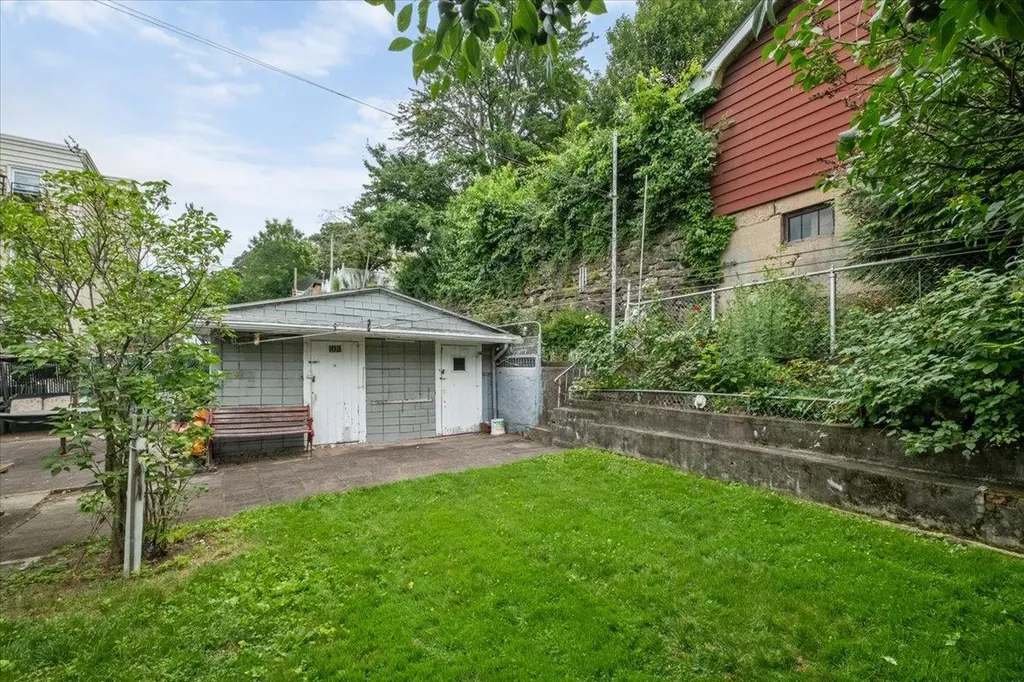 102 Burhans Avenue Yonkers NY 10701