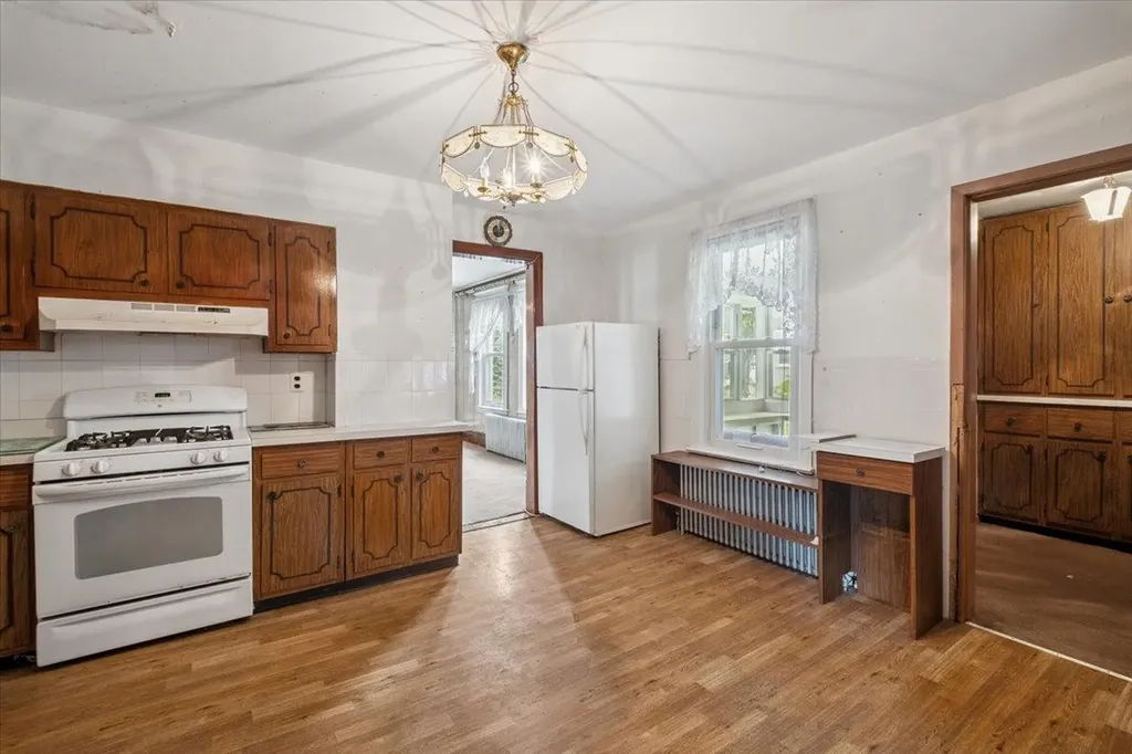 102 Burhans Avenue Yonkers NY 10701