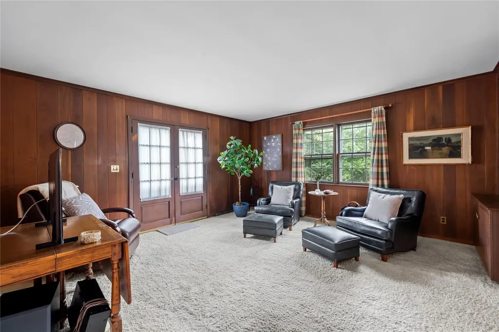 520 Chauncey Lane Lawrence NY 11559
