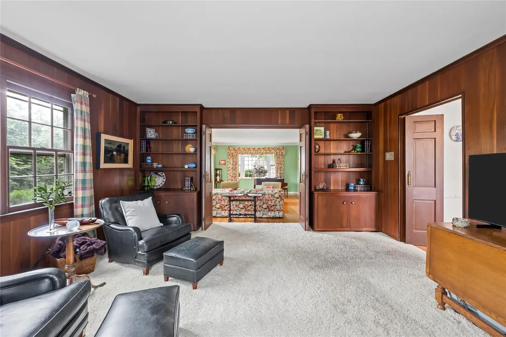 520 Chauncey Lane Lawrence NY 11559