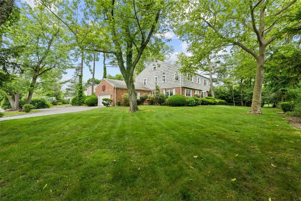 520 Chauncey Lane Lawrence NY 11559