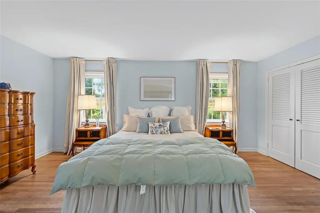 520 Chauncey Lane Lawrence NY 11559