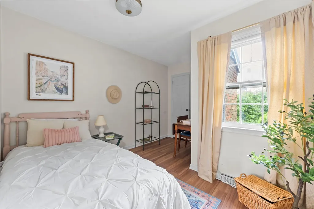 520 Chauncey Lane Lawrence NY 11559