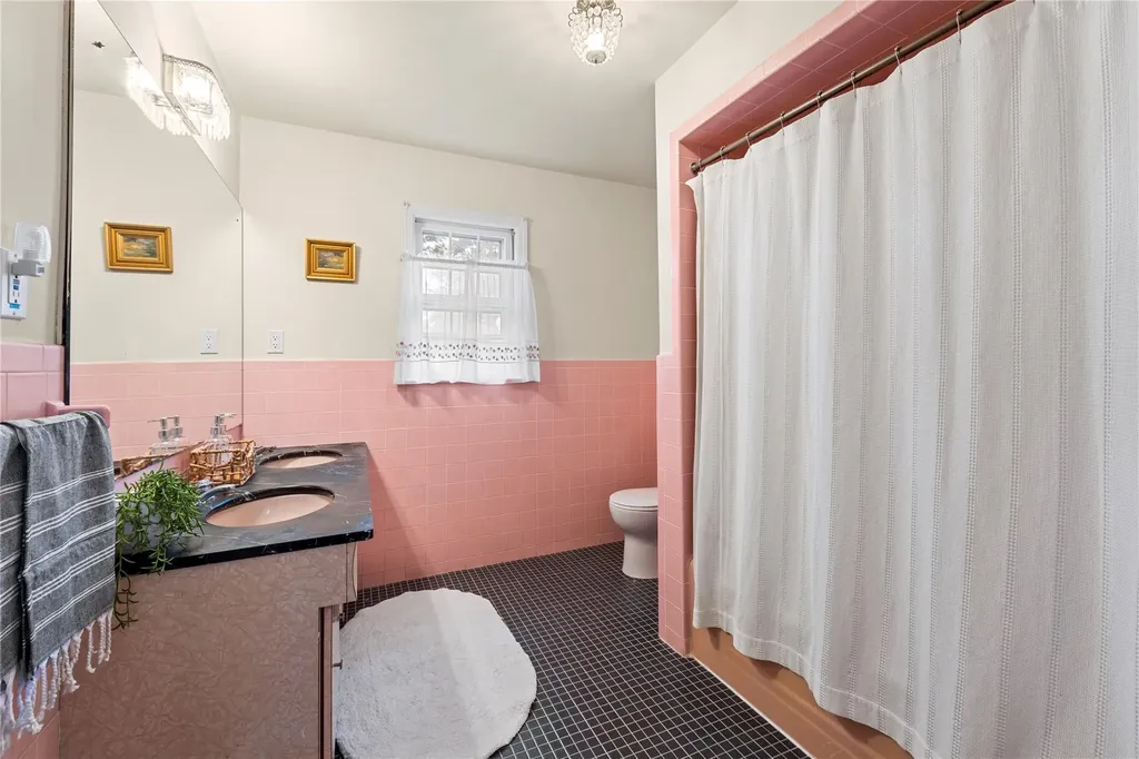 520 Chauncey Lane Lawrence NY 11559