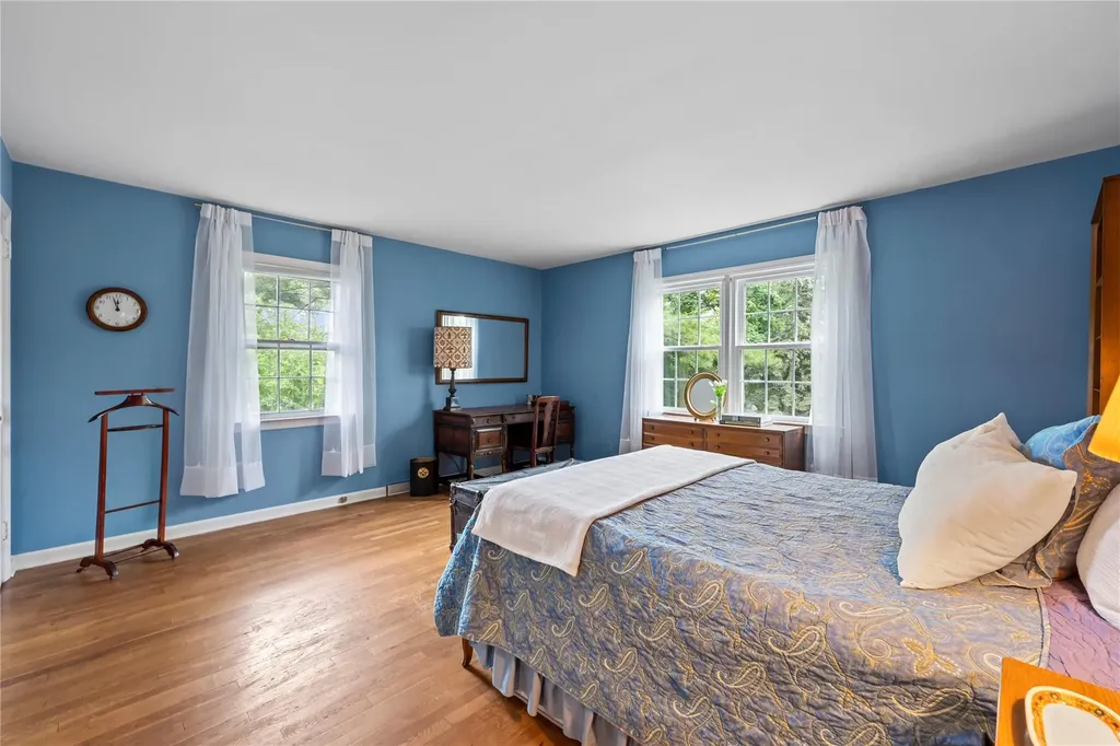 520 Chauncey Lane Lawrence NY 11559