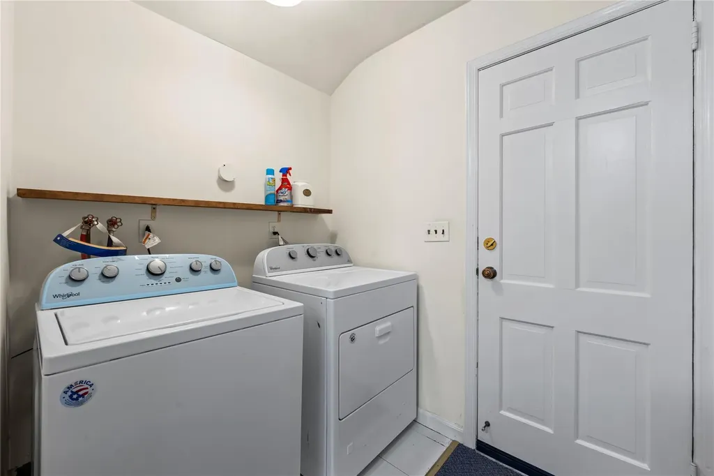 520 Chauncey Lane Lawrence NY 11559