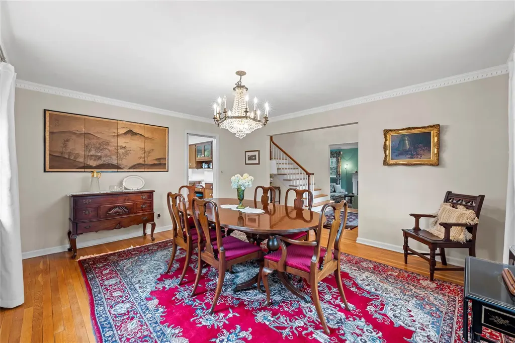 520 Chauncey Lane Lawrence NY 11559