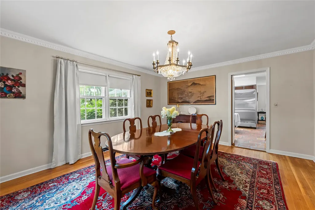 520 Chauncey Lane Lawrence NY 11559