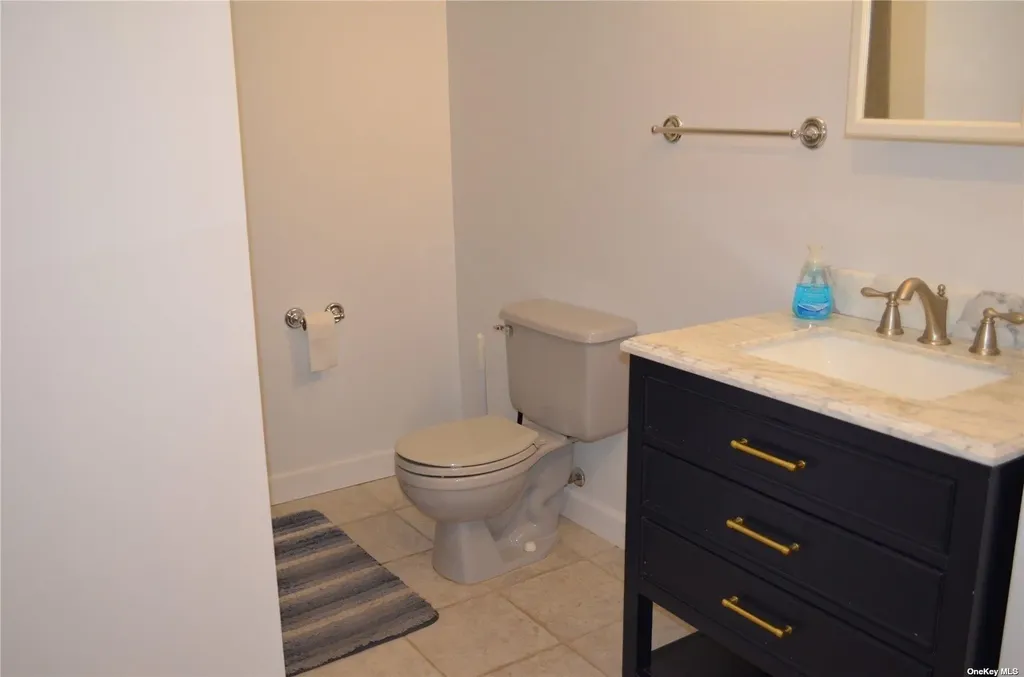 203 Parkside Avenue Miller Place NY 11764