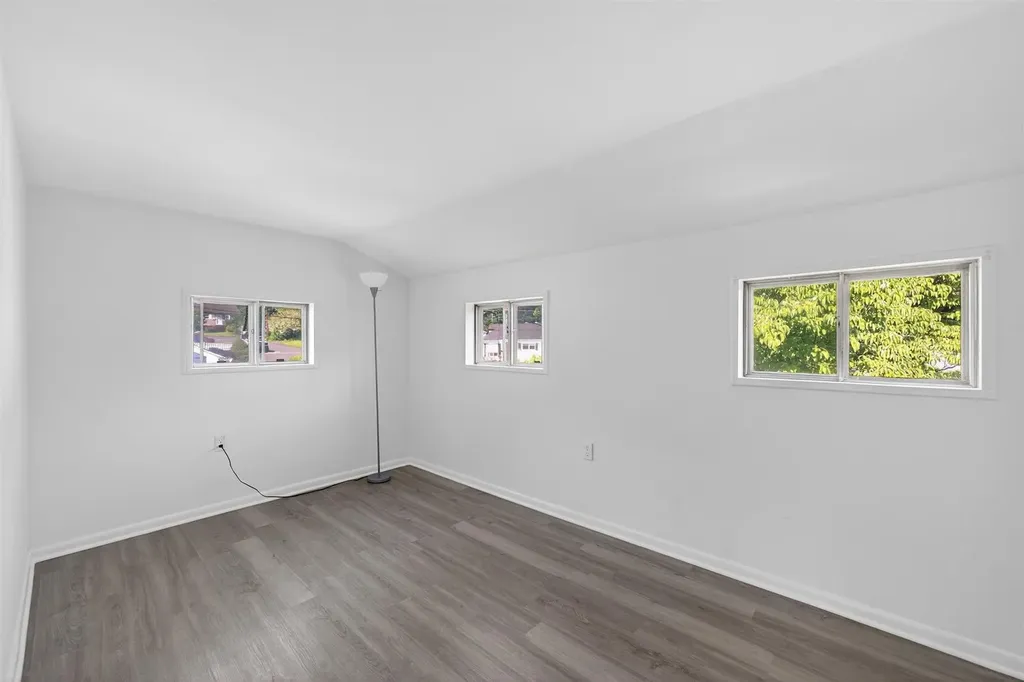34 Hurd Avenue Garnerville NY 10923