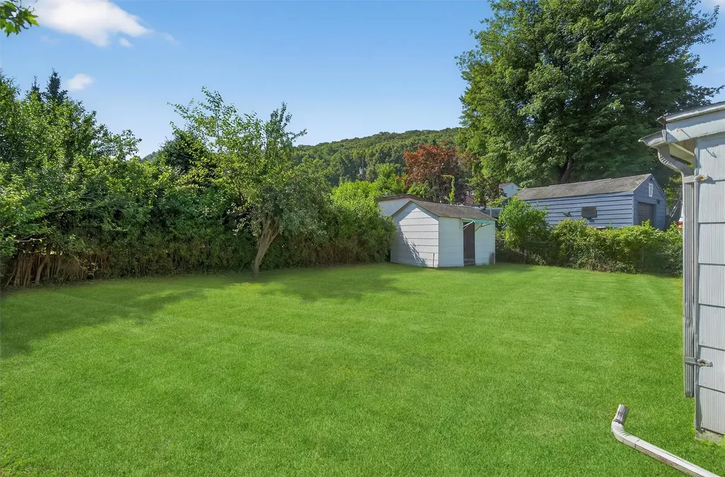 34 Hurd Avenue Garnerville NY 10923