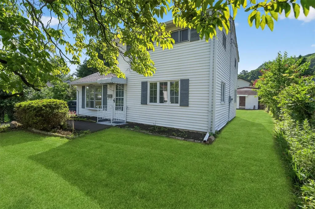 34 Hurd Avenue Garnerville NY 10923