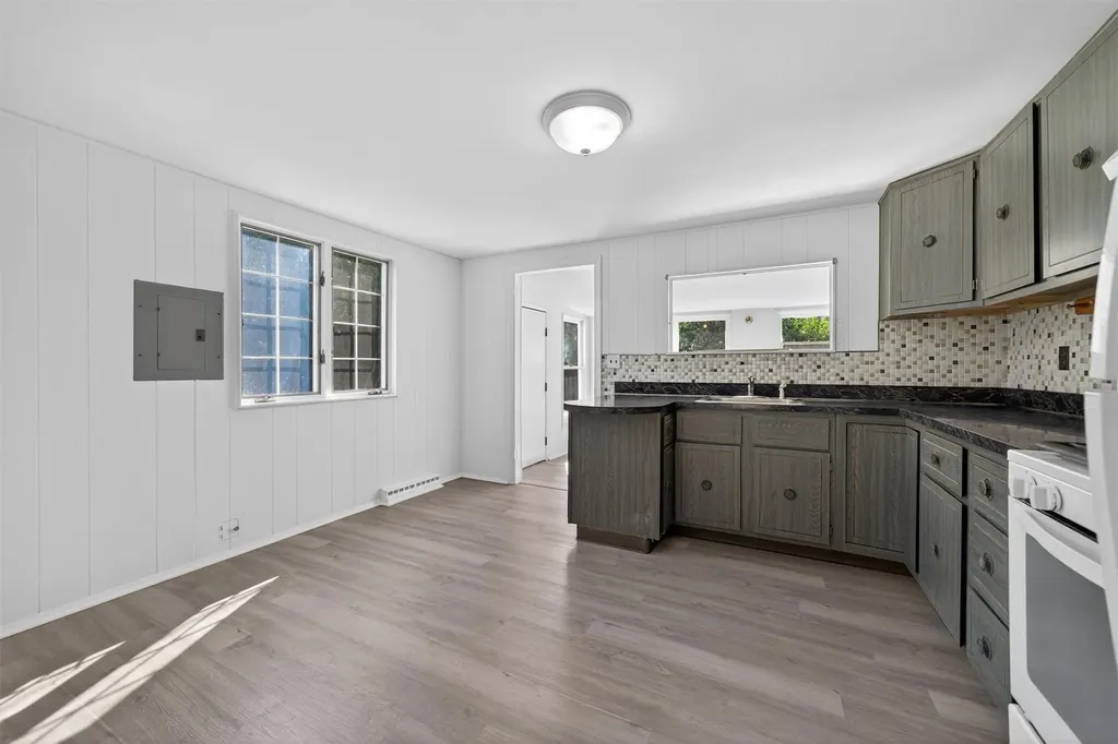 34 Hurd Avenue Garnerville NY 10923