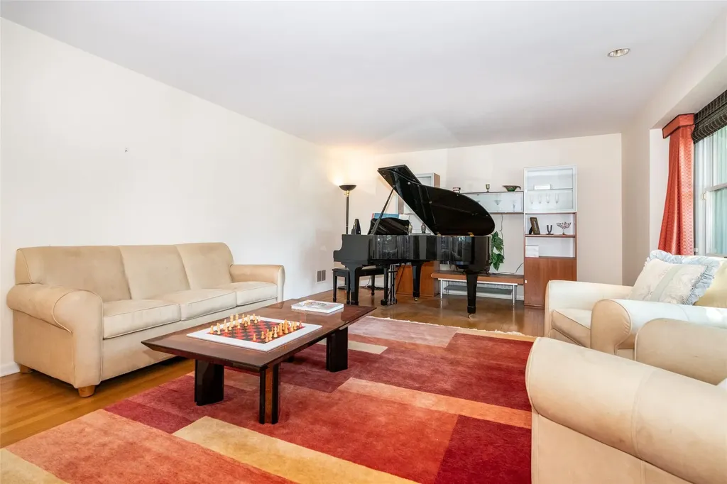 25 Old Lyme Road Scarsdale NY 10583