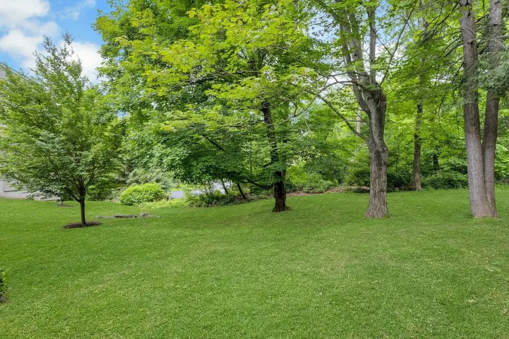 17 Spring Pond Drive Ossining NY 10562