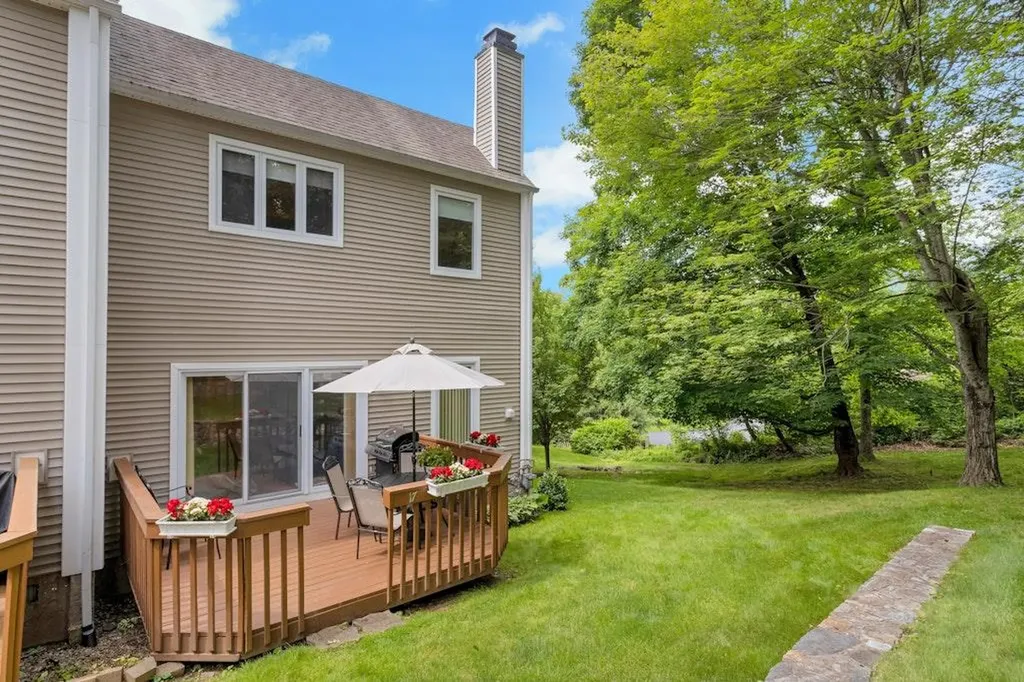 17 Spring Pond Drive Ossining NY 10562