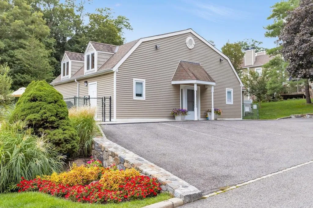 17 Spring Pond Drive Ossining NY 10562