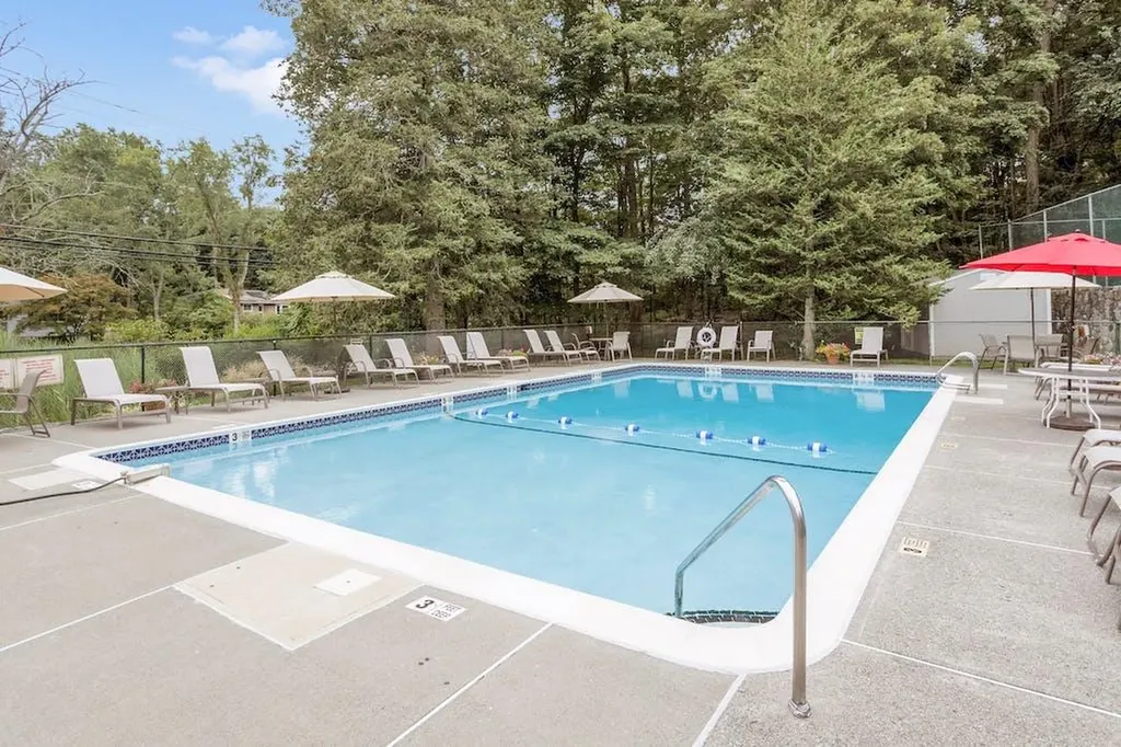 17 Spring Pond Drive Ossining NY 10562