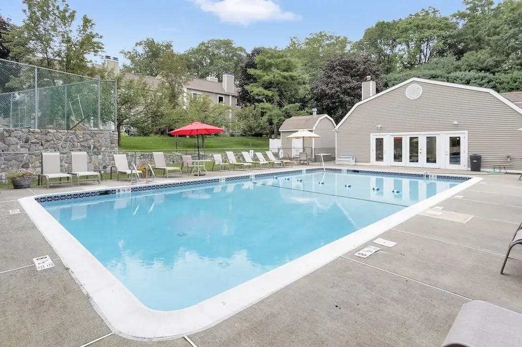 17 Spring Pond Drive Ossining NY 10562