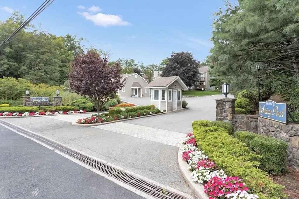 17 Spring Pond Drive Ossining NY 10562
