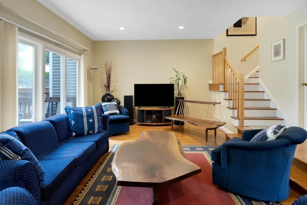 17 Spring Pond Drive Ossining NY 10562