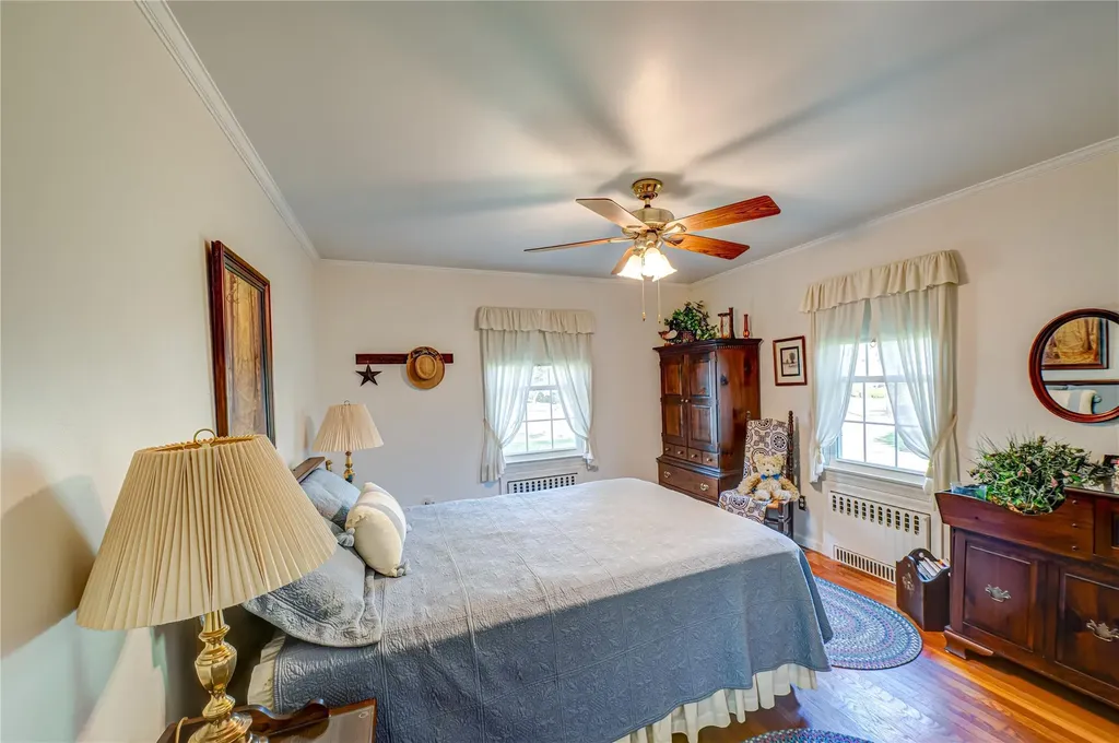 832 Ostrander Avenue Riverhead NY 11901
