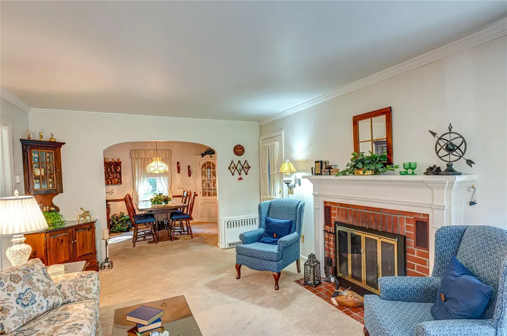 832 Ostrander Avenue Riverhead NY 11901