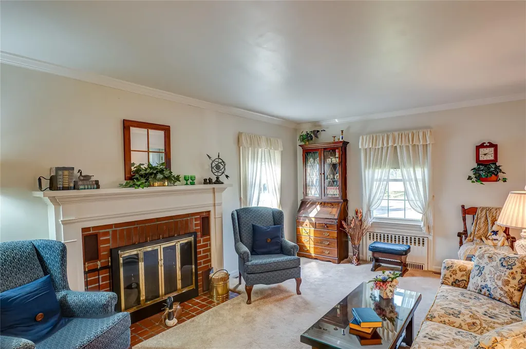 832 Ostrander Avenue Riverhead NY 11901