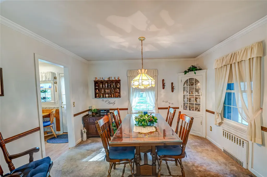 832 Ostrander Avenue Riverhead NY 11901