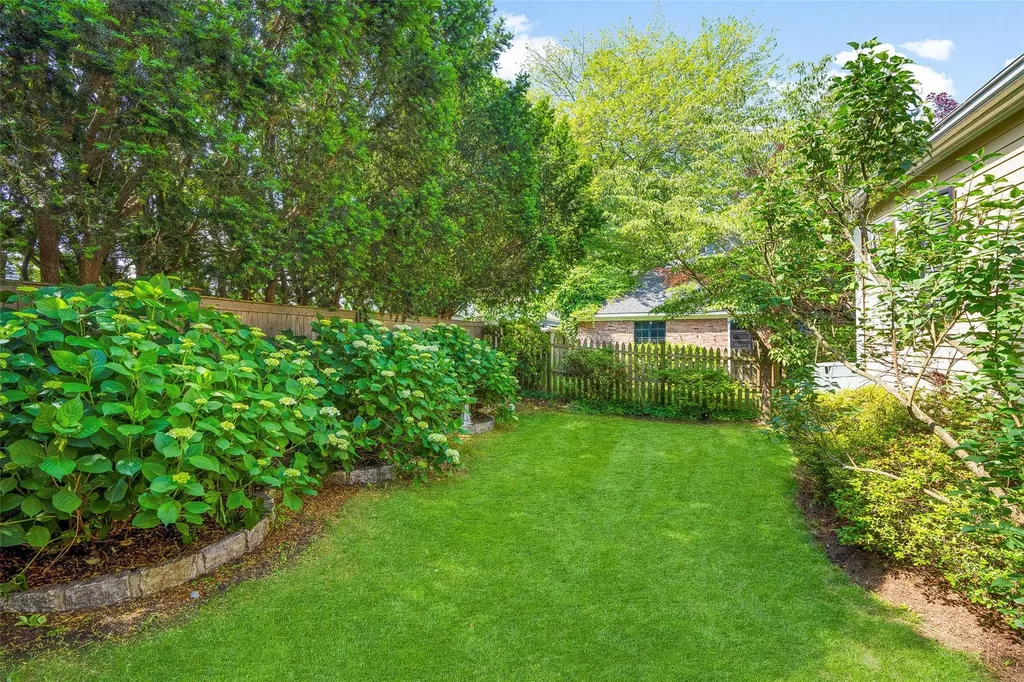 4 Senate Place Larchmont NY 10538