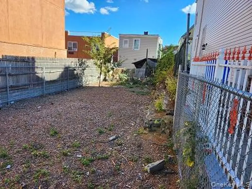 1828 Waterloo Place Bronx NY 10460