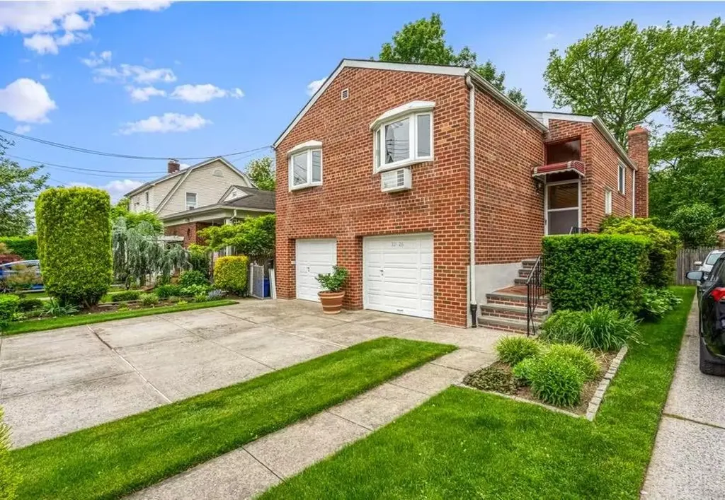 3226 165th Street Flushing NY 11358