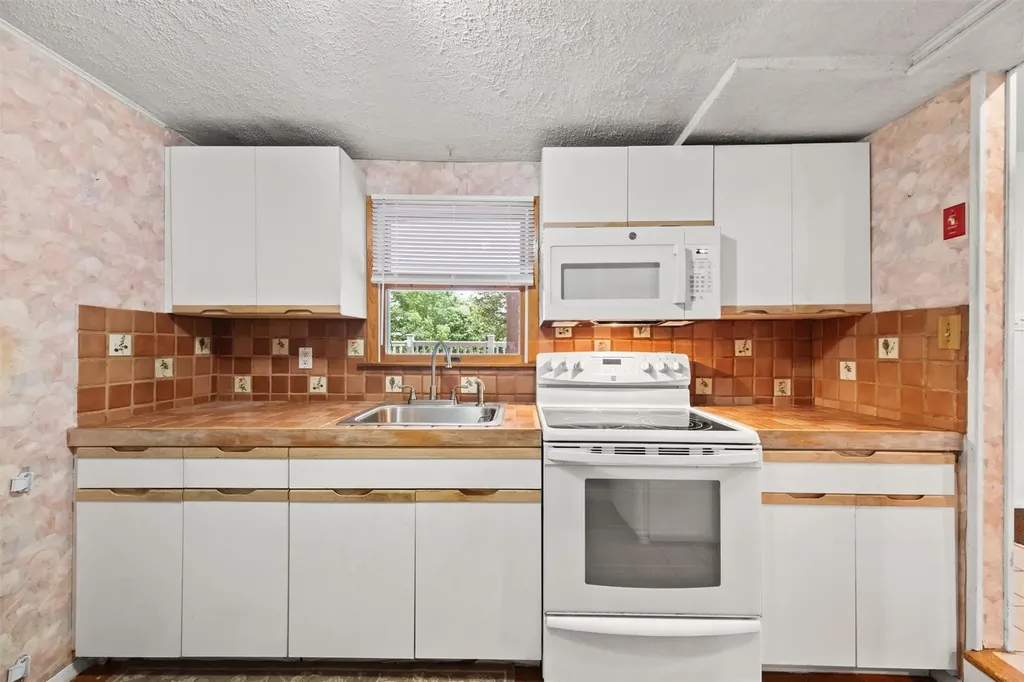 12 Hillside Terrace Amawalk NY 10501