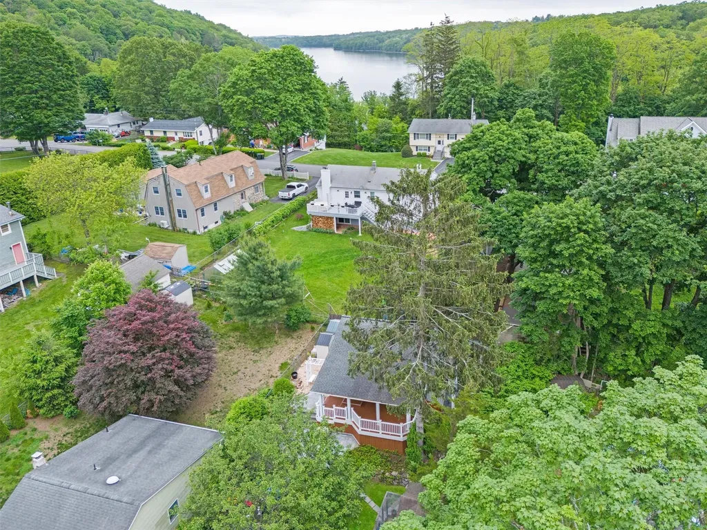 12 Hillside Terrace Amawalk NY 10501