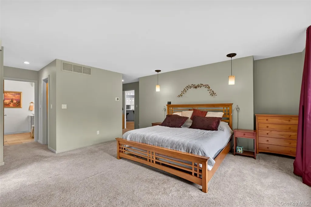 109 Sleight Plass Road Poughkeepsie NY 12603