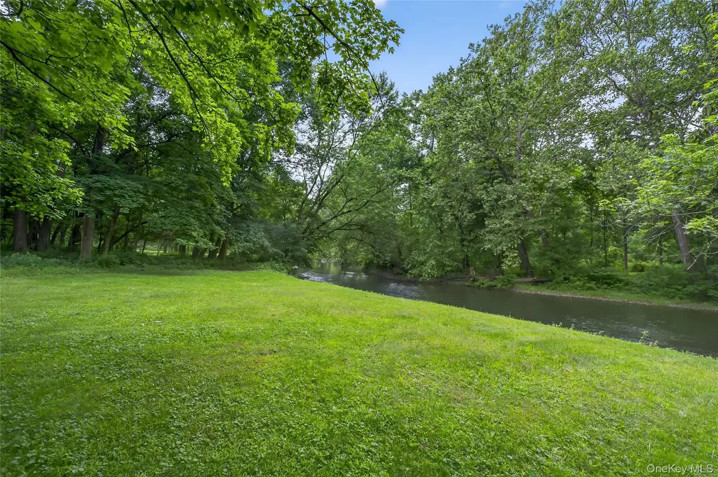 109 Sleight Plass Road Poughkeepsie NY 12603