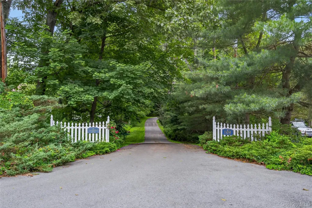 109 Sleight Plass Road Poughkeepsie NY 12603