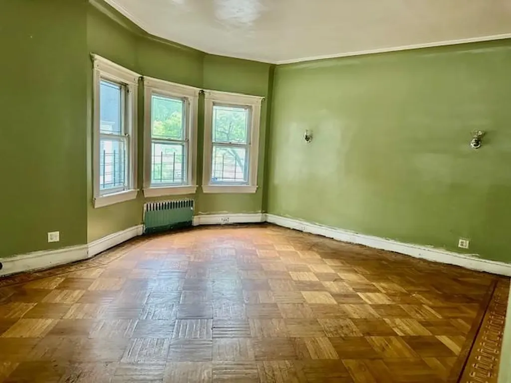 689 E 19th Street Brooklyn NY 11230