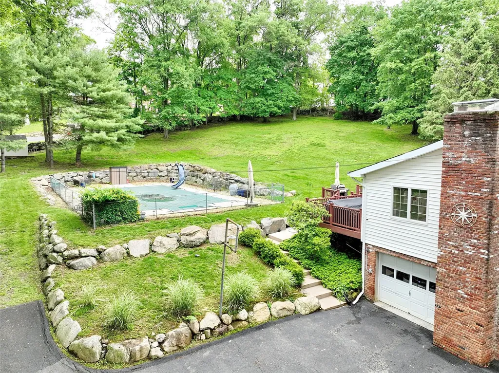 285 Willow Grove Road Stony Point NY 10980