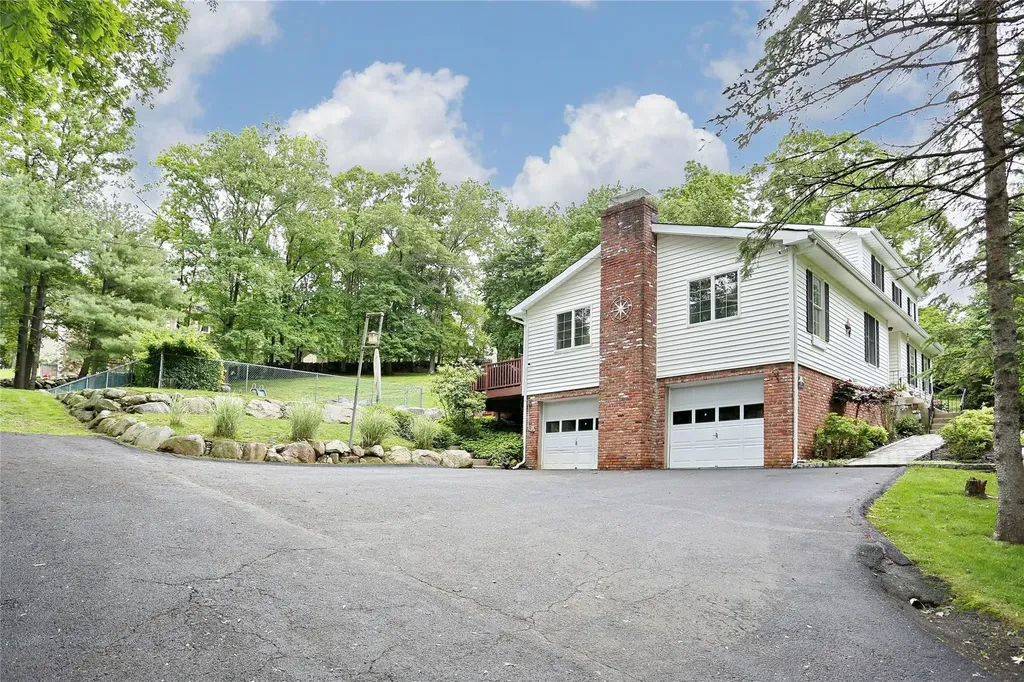 285 Willow Grove Road Stony Point NY 10980
