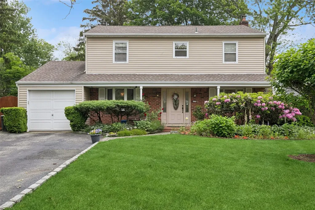 34 Arcadia Drive Dix Hills NY 11746