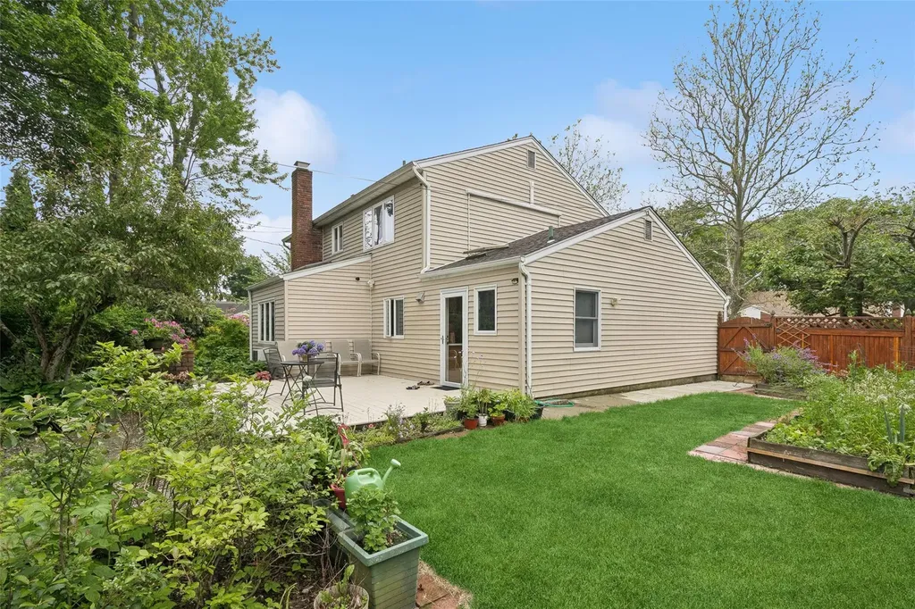 34 Arcadia Drive Dix Hills NY 11746