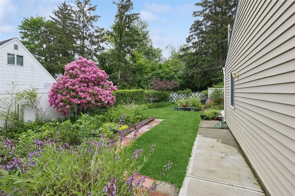 34 Arcadia Drive Dix Hills NY 11746