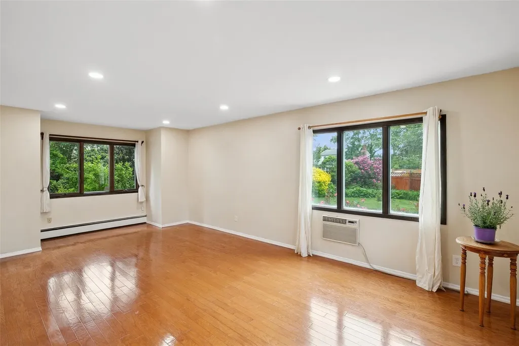 34 Arcadia Drive Dix Hills NY 11746
