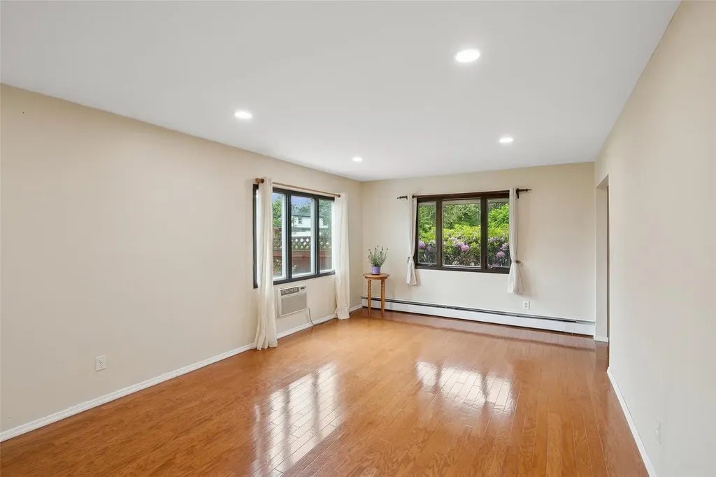 34 Arcadia Drive Dix Hills NY 11746