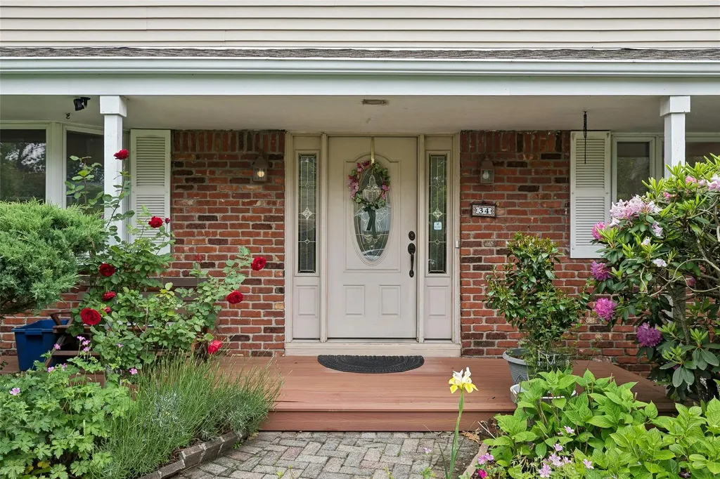 34 Arcadia Drive Dix Hills NY 11746
