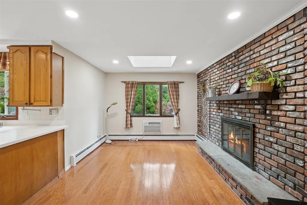 34 Arcadia Drive Dix Hills NY 11746